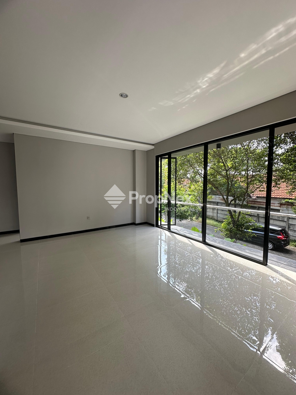 Rumah 3 Lantai Baru Minimalis HGB di Citraland Woodland — foto 8